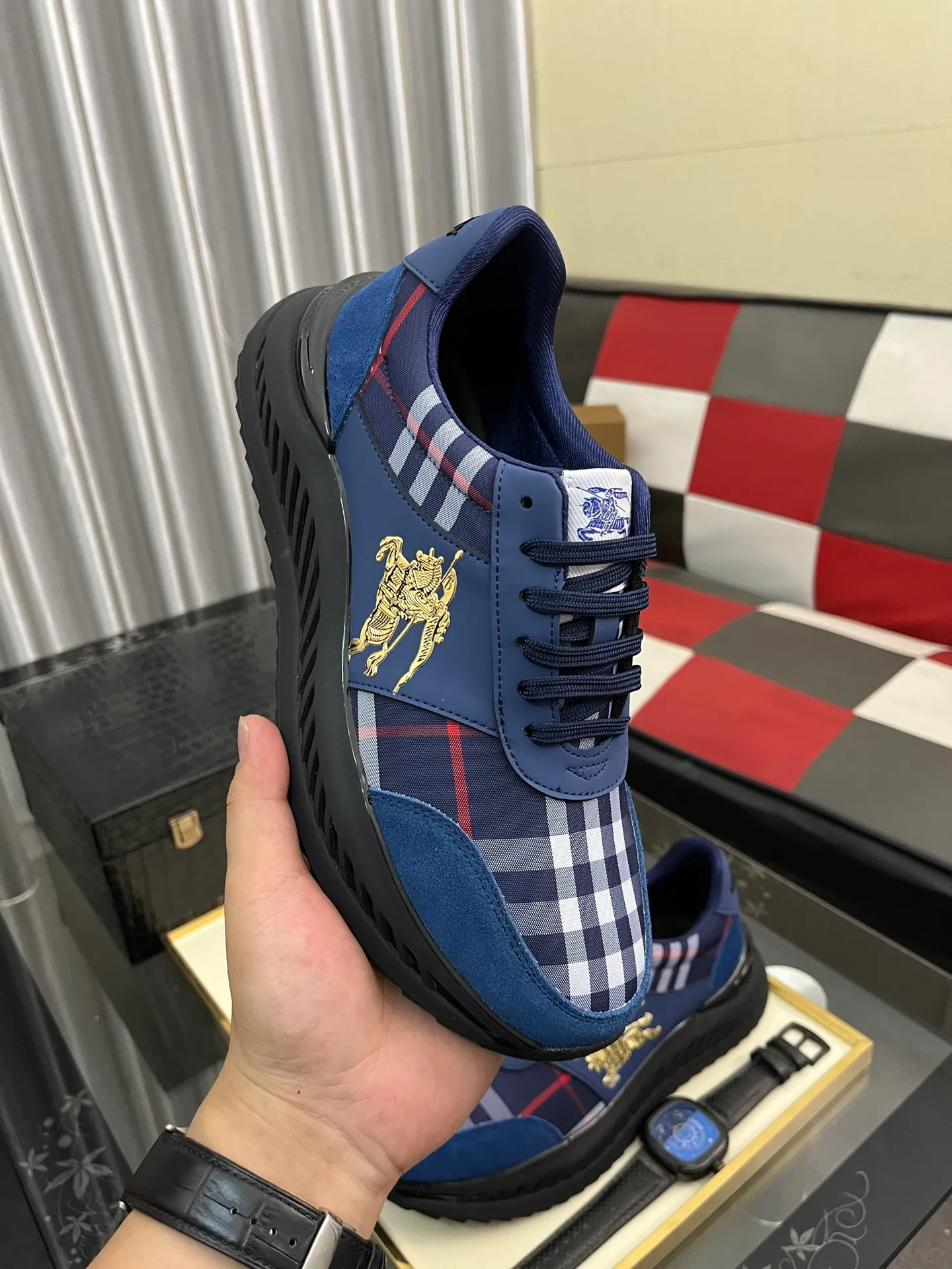Men's shoes 💰458⌚️⌚️BURBERRY Regular size: 38-44 (casual shoes) Product materials: Selected cowhide upper, soft sheepskin lining; original outsole. 3️⃣ colors available